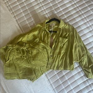 Listicle Olive Green Women Shorts Bermudas Set